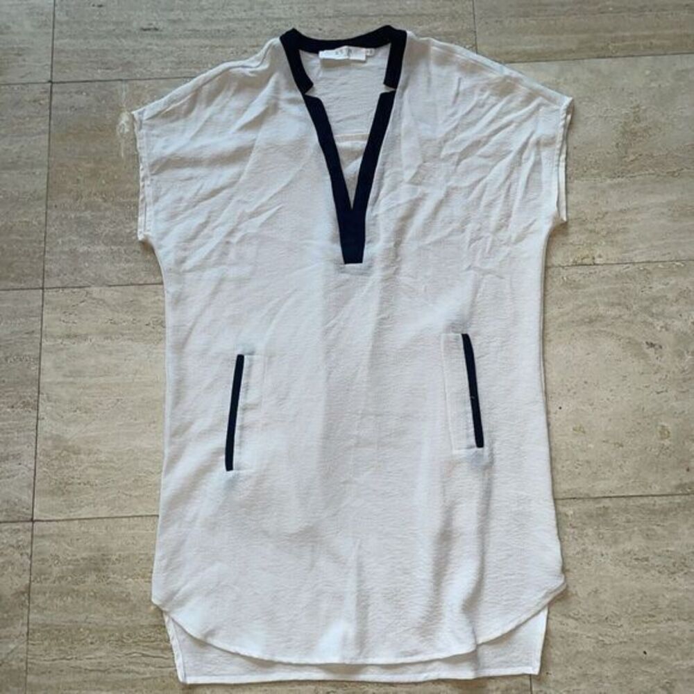 Astr The Label Shift Dress Sz Small Womens Crepe Ivory Black trim V neck Pockets